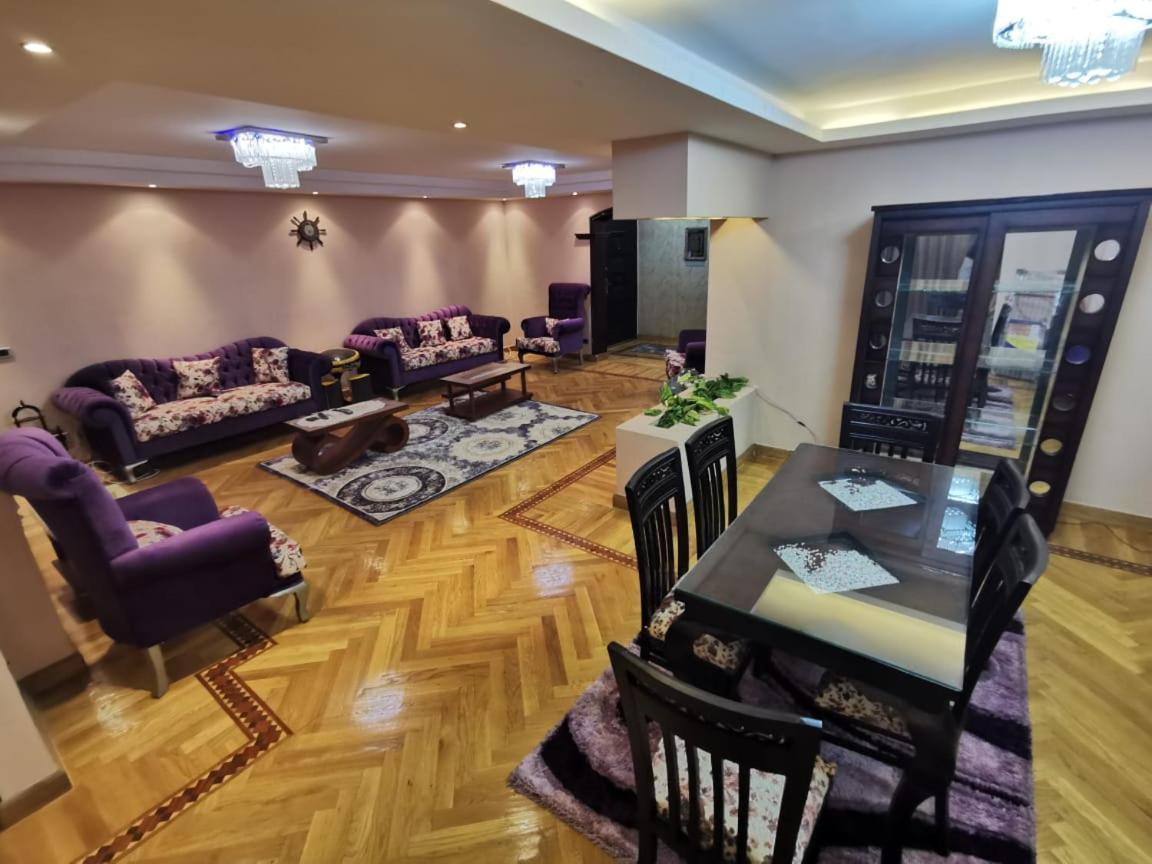 2br With Nile Overlooking Apartment *